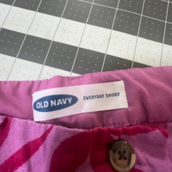 Old Navy Floral Women's Shorts (size 4) - Picture 5 of 5